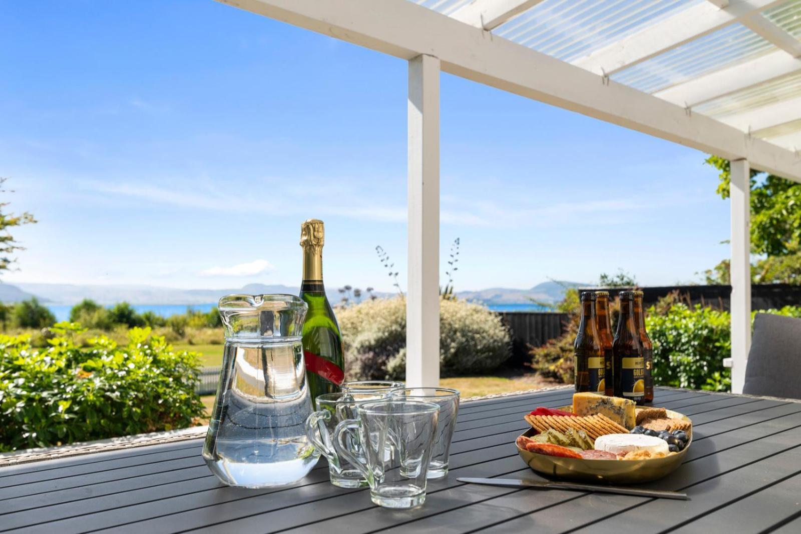 Ngongotaha Lakeside Home Rotorua Exterior photo