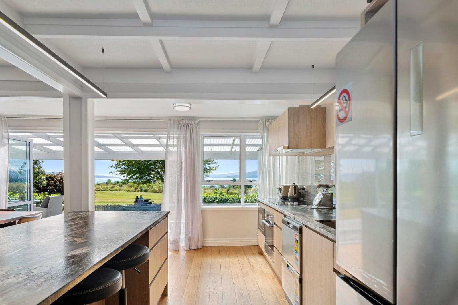 Ngongotaha Lakeside Home Rotorua Exterior photo